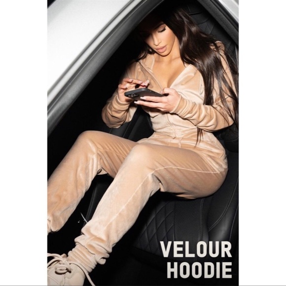 SKIMS Beige Zip-Up Hoodie - Picture 2 of 10